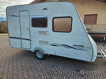 Caravelair 375 – 800 kg – 4 posti – Veranda