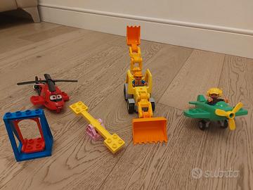 Lego duplo: aereo, scavatore, elicottero, altalene