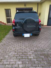 SUV TOYOTA RAV 4