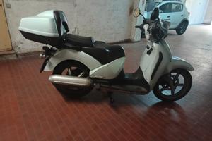 Aprilia Scarabeo 200