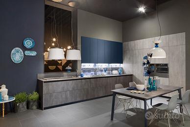 Cucina mostra un pz, ultra accessoriata