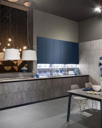 Cucina mostra un pz, ultra accessoriata