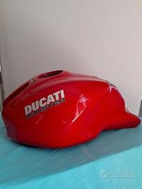 Serbatoio incidentato Ducati Monster 1200 821