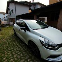 Renault Clio RS Trophy 220 CV – Serie limitata 