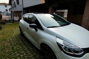 Renault Clio RS Trophy 220 CV – Serie limitata 