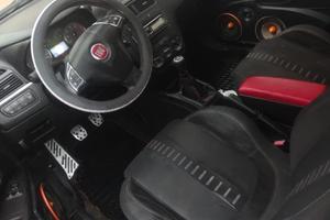 Auto Grande punto sport
