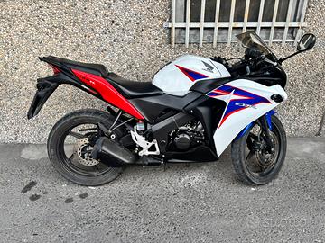 HONDA CBR 125 2011