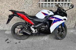 HONDA CBR 125 2011