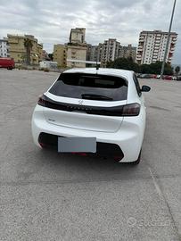 Peugeout 208 allure