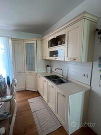 Cucina completa di forno