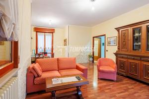 AMPIO APPARTAMENTO DI 161 MQ CON GARAGE E CANTINA.