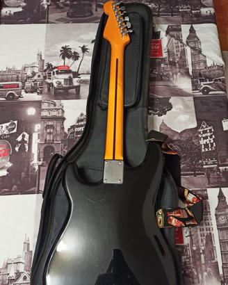 chitarra elettrica 