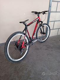 Bicicletta Mountain Bike Trek