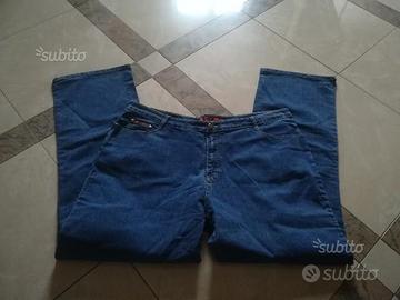 Jeans nuovi da uomo a metà prezzo
