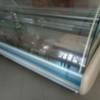 Banco frigo con vetrina