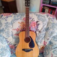YAMAHA JR2S chitarra mini top massello