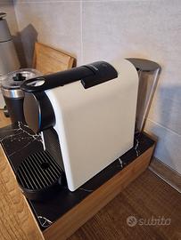 macchina del caffè delonghi nespresso bianca