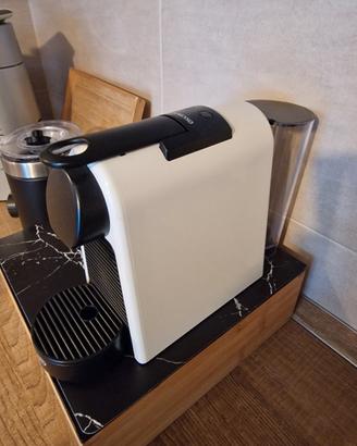macchina del caffè delonghi nespresso bianca