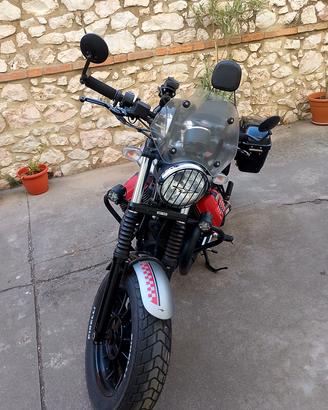 moto Guzzi v9 bobber 