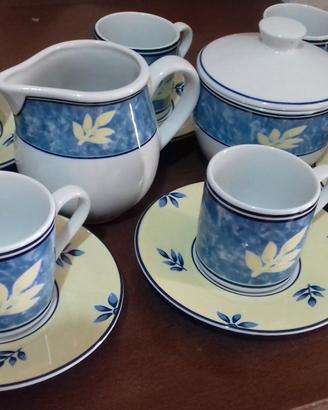 Servizio da caffe' da 12 in fine porcellana