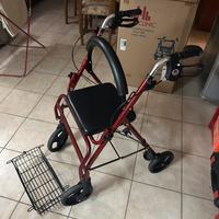 Deambulatore mobiclinic praticamente nuovo