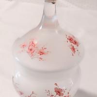 Vaso con coperchio portacaramelle in vetro opalino