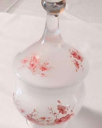 Vaso con coperchio portacaramelle in vetro opalino