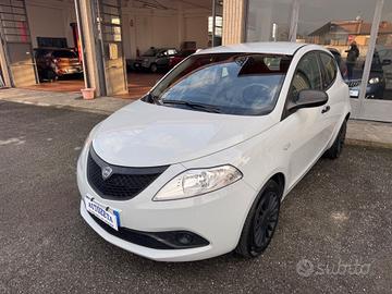 Lancia Ypsilon 1.2 69 CV 5 porte Elefantino Blu