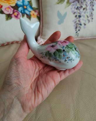 Balena in porcellana dipinta a mano anni '80