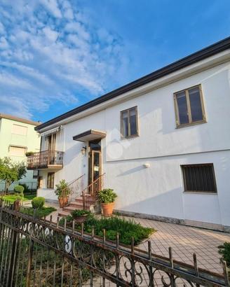 CASA SEMINDIPENDENTE A VENEZIA