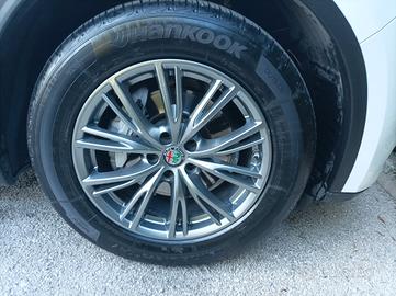 Cerchi e gomme Alfa Romeo Stelvio 18 "