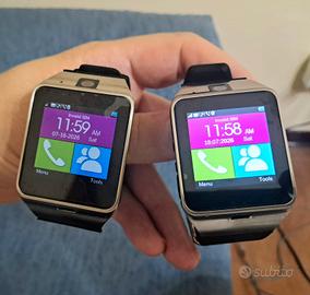 coppia di smartwatch con sim card Android