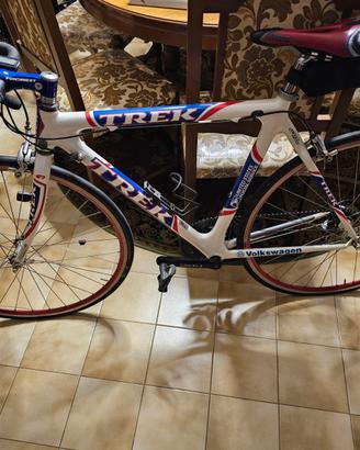 Bicicletta da corsa trek united postale