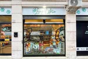 Negozio accessori e mangimi animali Pet shop