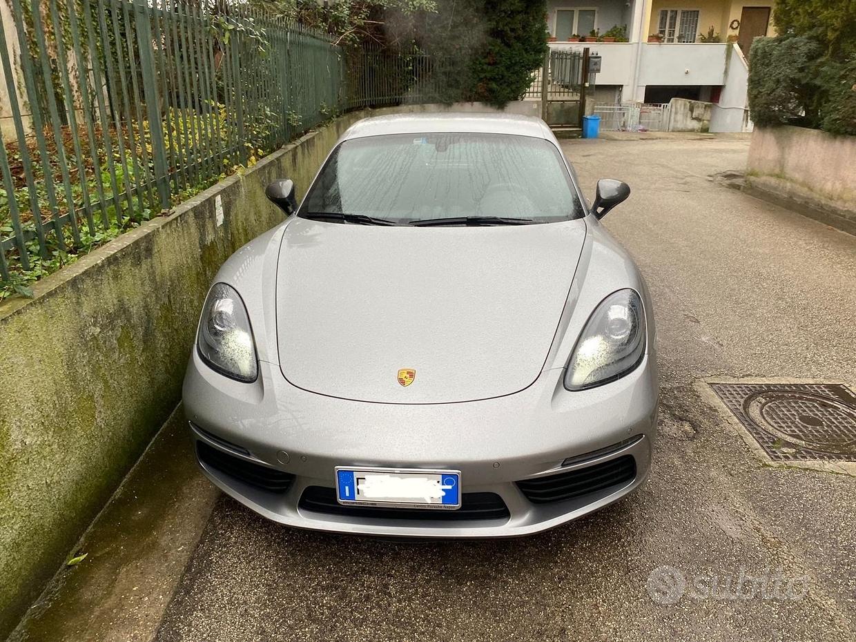 PORSCHE 718