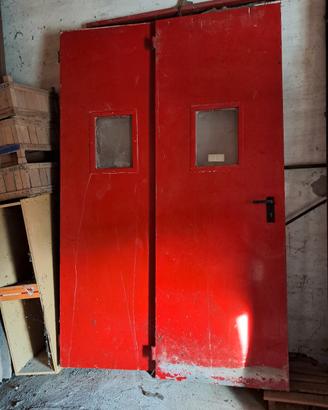 Porta tagliafuoco a 2 ante.