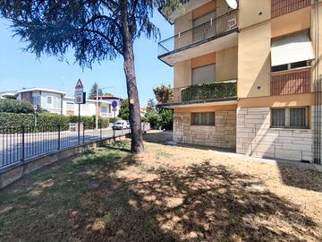 Forli' - trilocale al 1°piano con garage