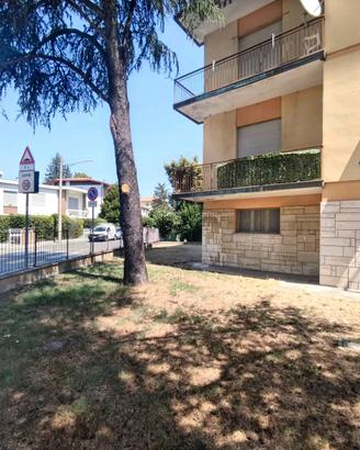 Forli' - trilocale al 1°piano con garage