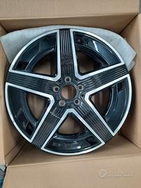 Cerchi in lega Mercedes AMG 19 pollici colore nero