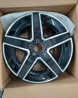 Cerchi in lega Mercedes AMG 19 pollici colore nero