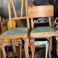 Sedie con struttura in legno e cuscino in velluto