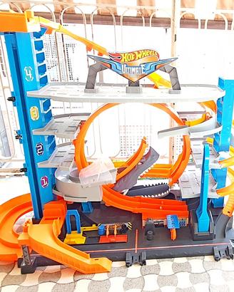 HotWheels Ultimate Garage pista Squalo + macchine