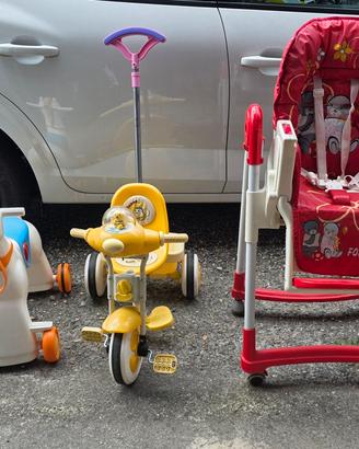 Seggiolone, triciclo, cavallino e rialzi auto