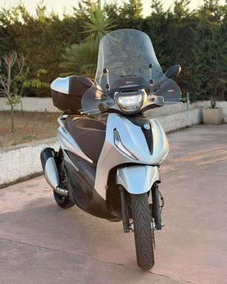 Piaggio beverly 300 hpe