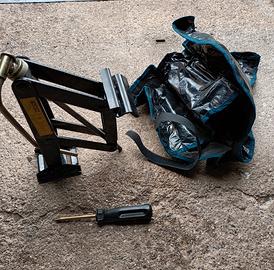 Crick, chiave svita bulloni e cacciavite Fiat 600