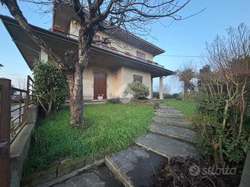 VILLA SINGOLA A BOARA PISANI