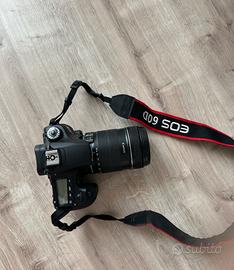Canon EOS 60D + 18-135mm + batteria e caricabatter
