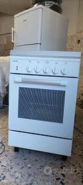 Cucina a gas con forno elettrico