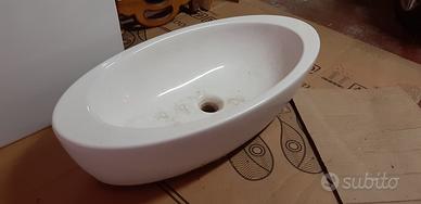 lavandino da appoggio ovale bianco