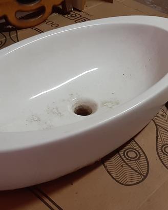 lavandino da appoggio ovale bianco